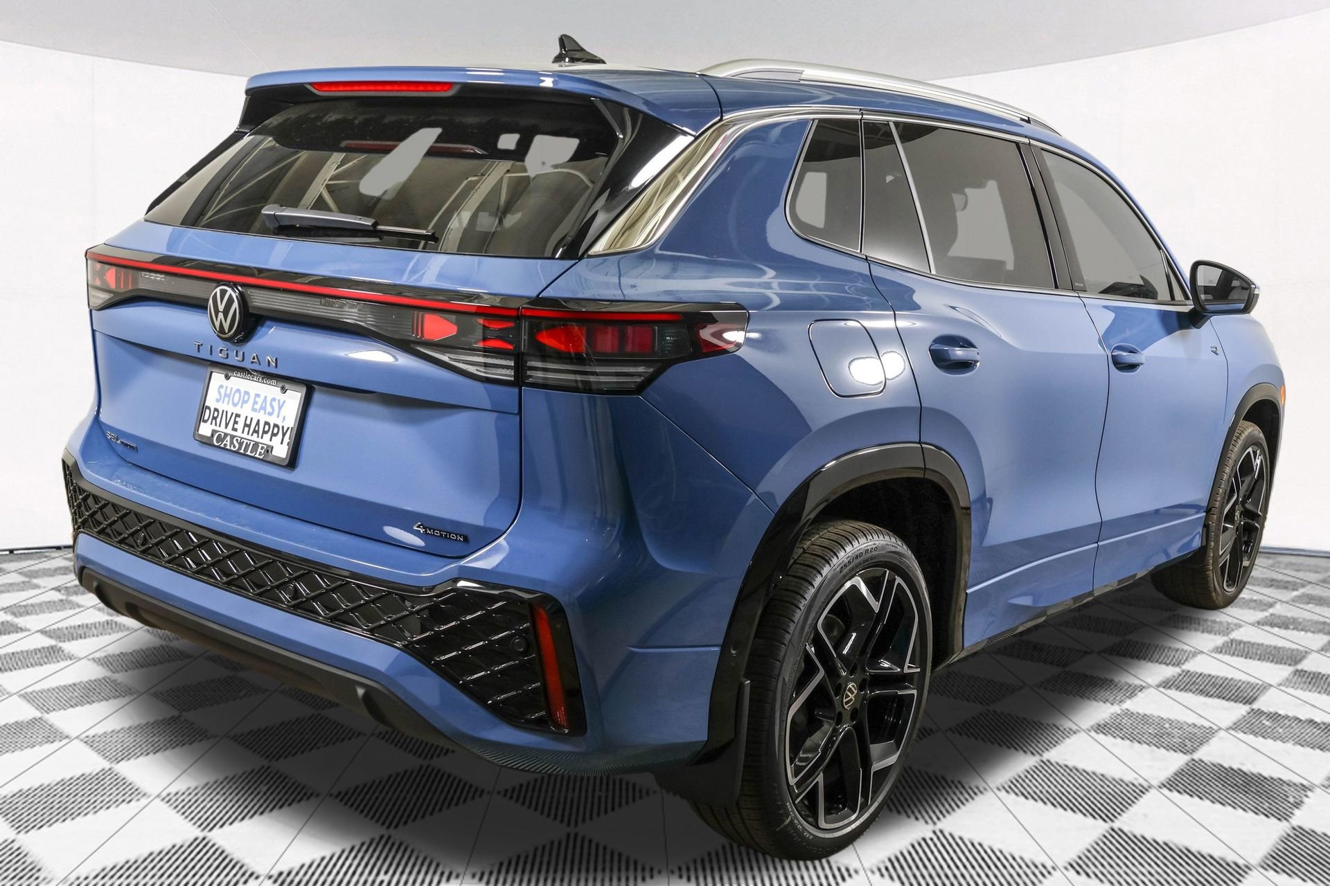 New 2026 Volkswagen Tiguan SEL R-Line AWD/4WD image 12