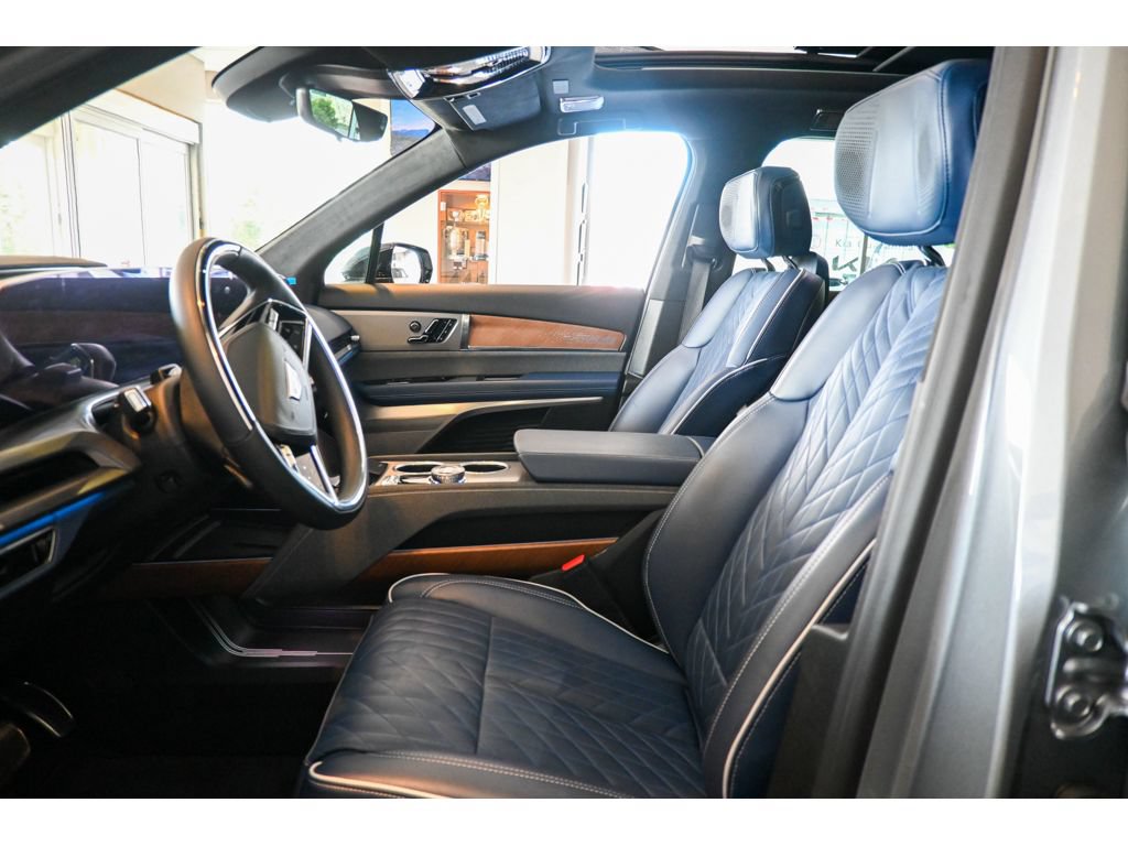 New 2026 Cadillac Vistiq Premium Luxury AWD/4WD image 22