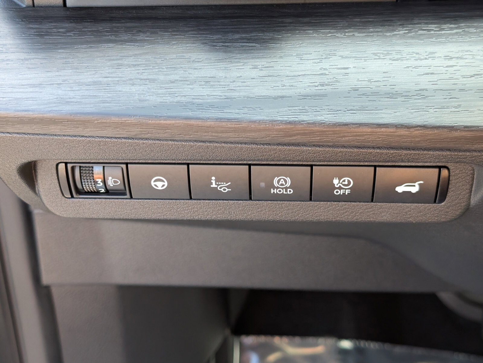 Certified 2024 Nissan Ariya AWD image 34