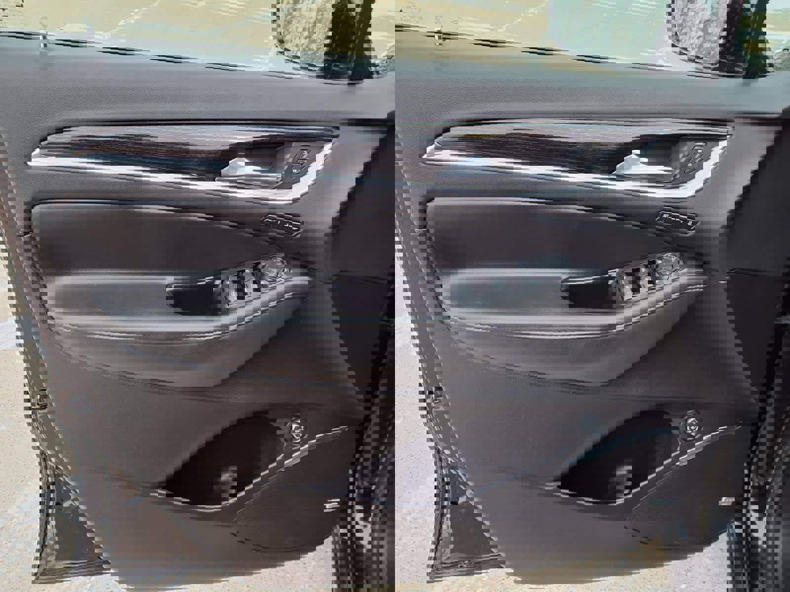 Used 2019 Buick Enclave Avenir w/ Avenir Technology Package image 14