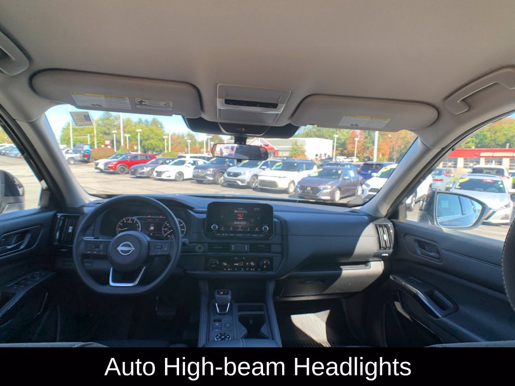 Used 2023 Nissan Pathfinder S AWD/4WD image 24