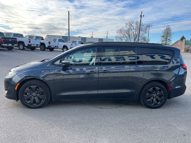 Used 2020 Chrysler Pacifica Touring-L w/ S Appearance Package FWD image 13