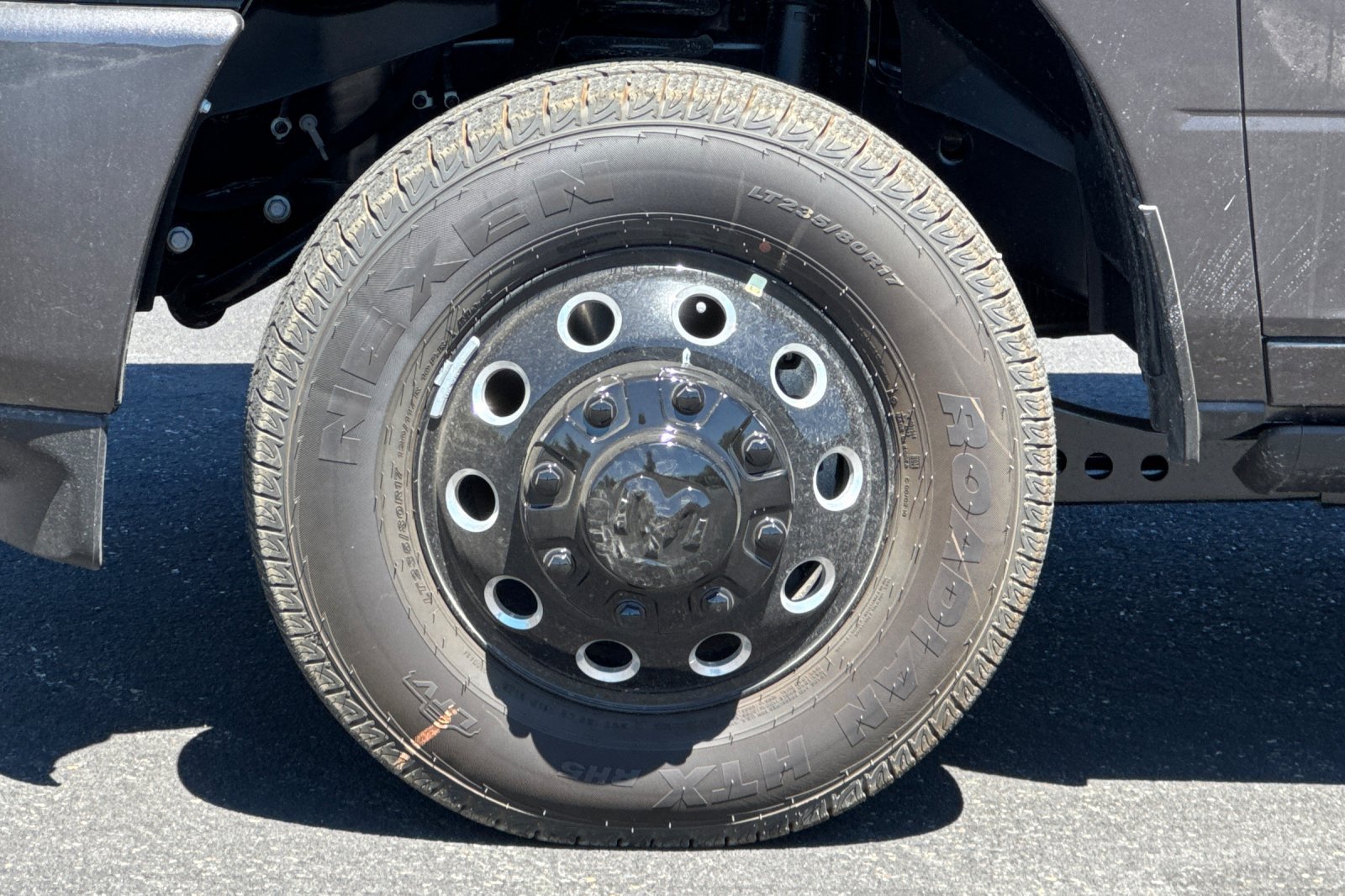 New 2026 RAM 3500 Laramie AWD/4WD image 24