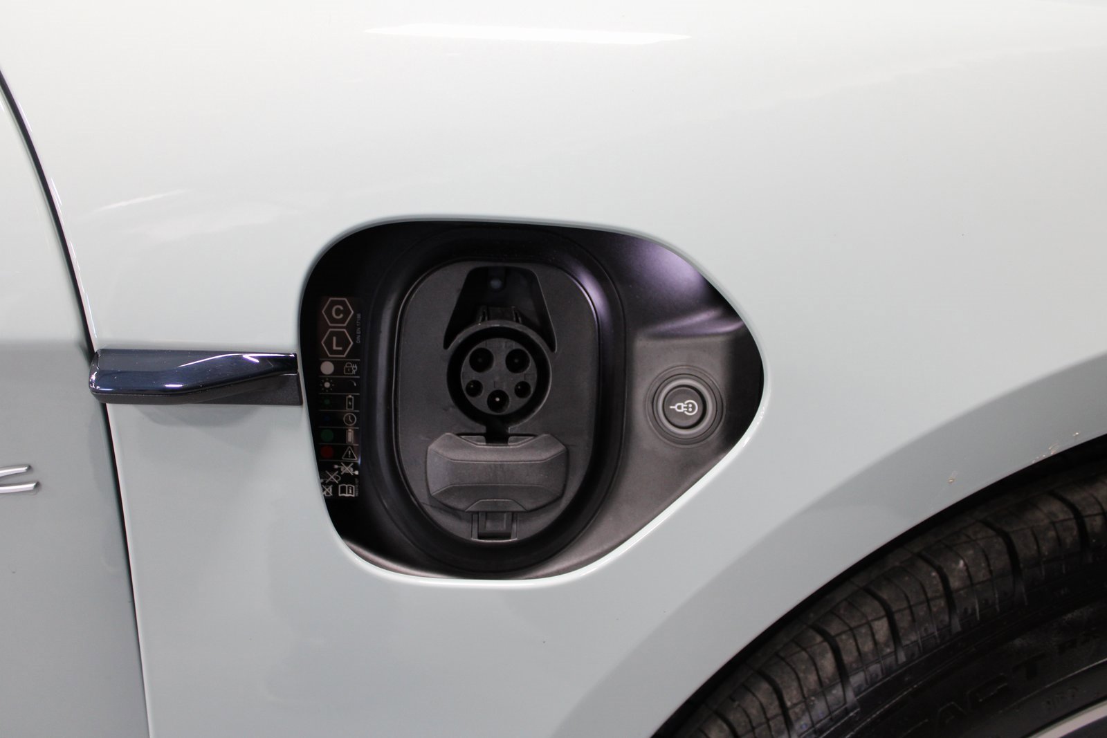 Certified 2025 Porsche Taycan image 22