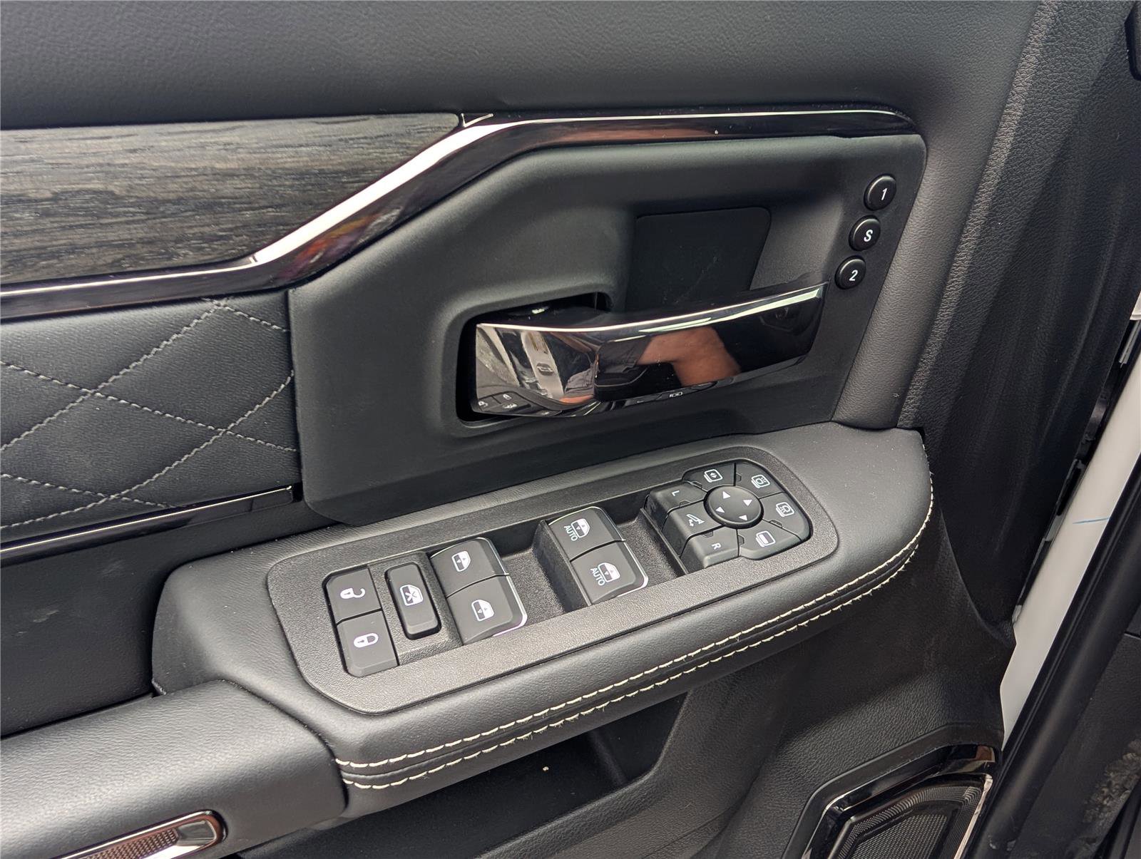 New 2026 RAM 2500 Limited image 16