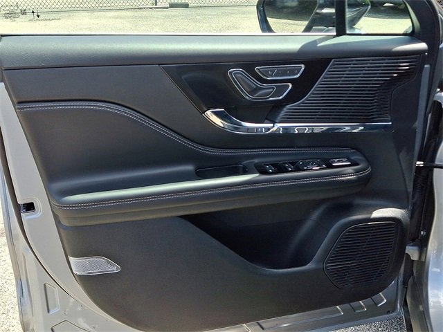 Used 2022 Lincoln Corsair AWD w/ Equipment Group 101A image 12