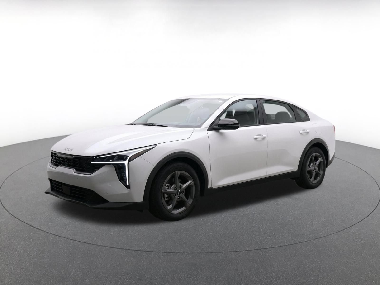 Used 2025 Kia K4 FWD image 3