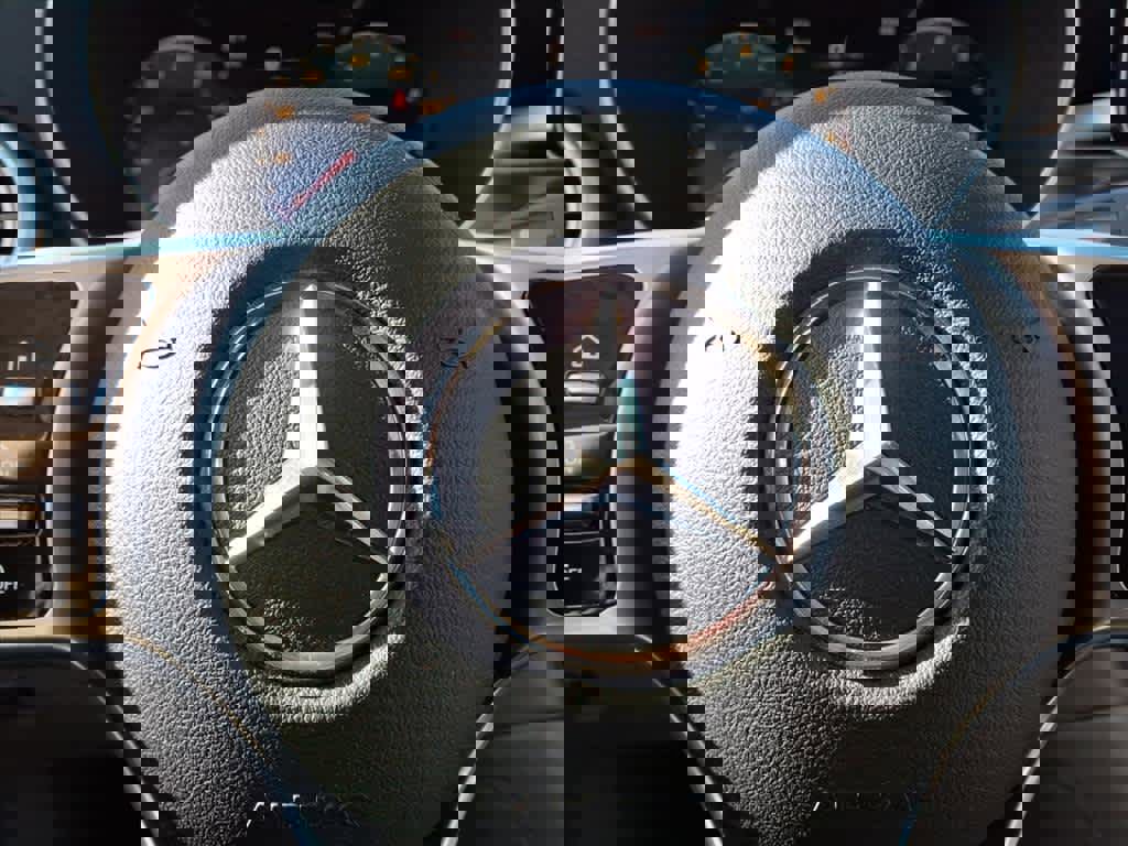 Used 2022 Mercedes-Benz GLC 300 4MATIC image 16