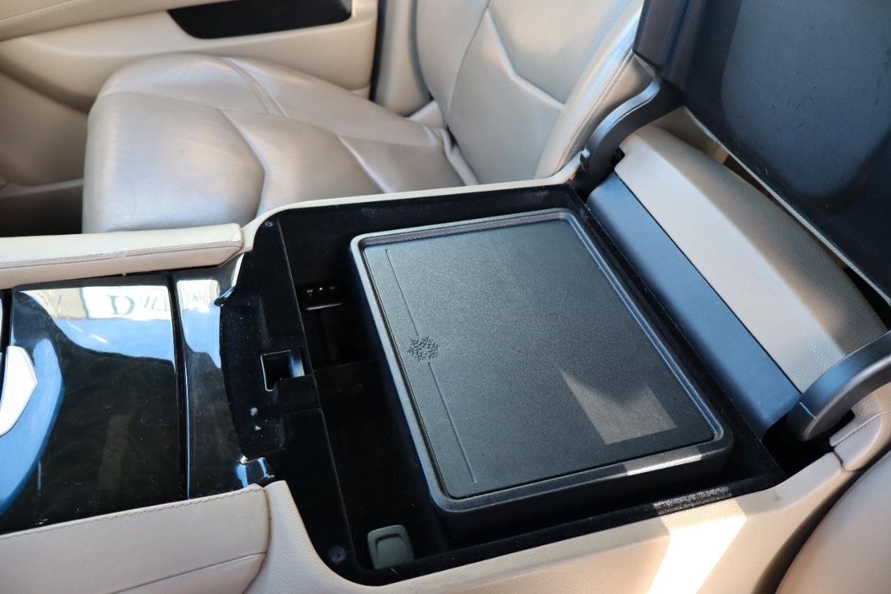 Used 2019 Cadillac Escalade ESV Platinum image 18
