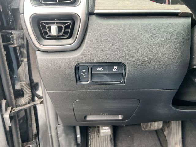 Used 2023 Kia Sorento S w/ Panoramic Sunroof Package image 18