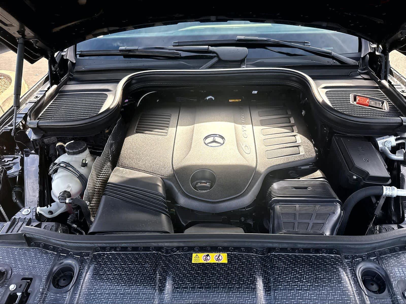 Used 2024 Mercedes-Benz GLE 450 4MATIC w/ Driver Assistance Package image 32