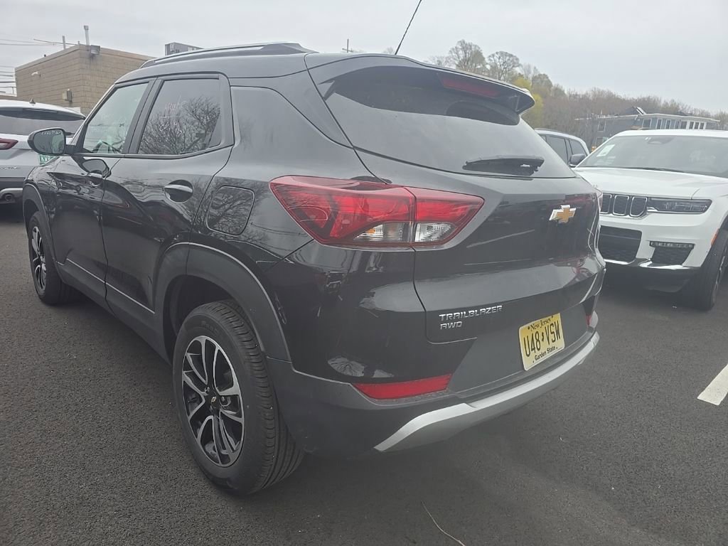 Used 2025 Chevrolet TrailBlazer LT AWD/4WD image 6