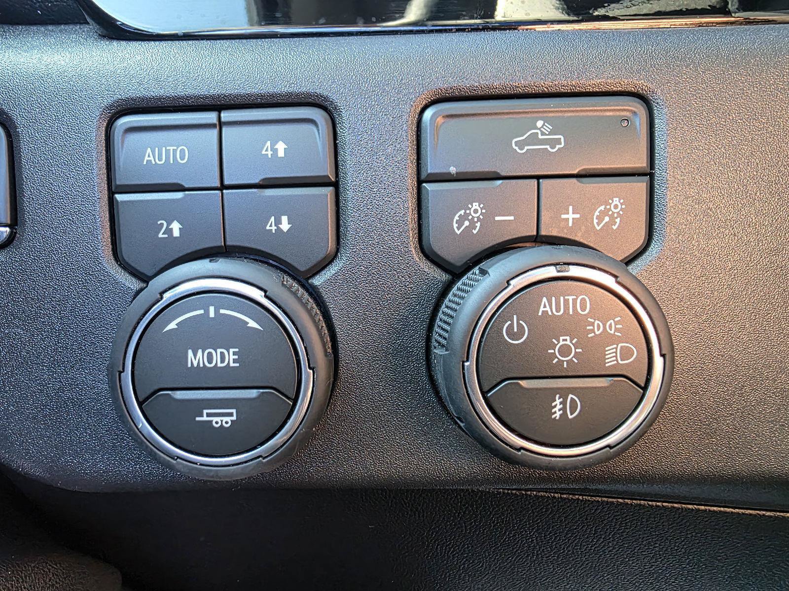 Used 2026 Chevrolet Silverado 1500 LT Trail Boss w/ Convenience Package II AWD/4WD image 18
