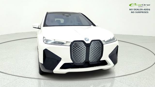 Used 2023 BMW iX xDrive50 w/ Sport Package AWD/4WD image 2