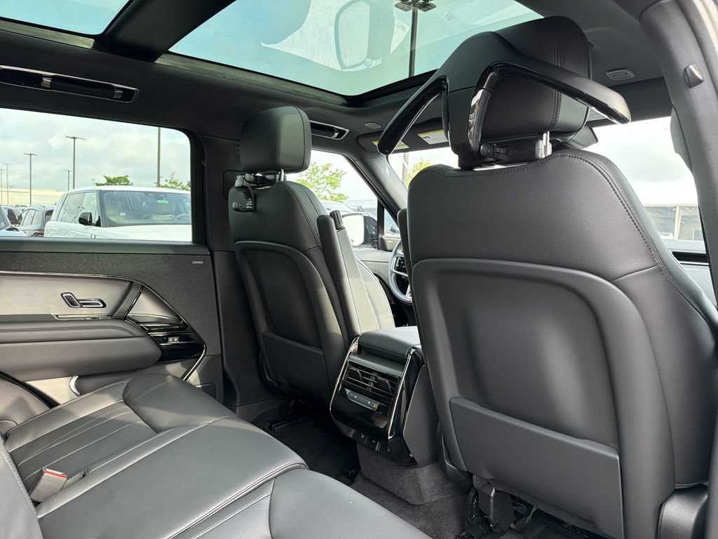 Used 2025 Land Rover Range Rover Sport AWD/4WD image 15