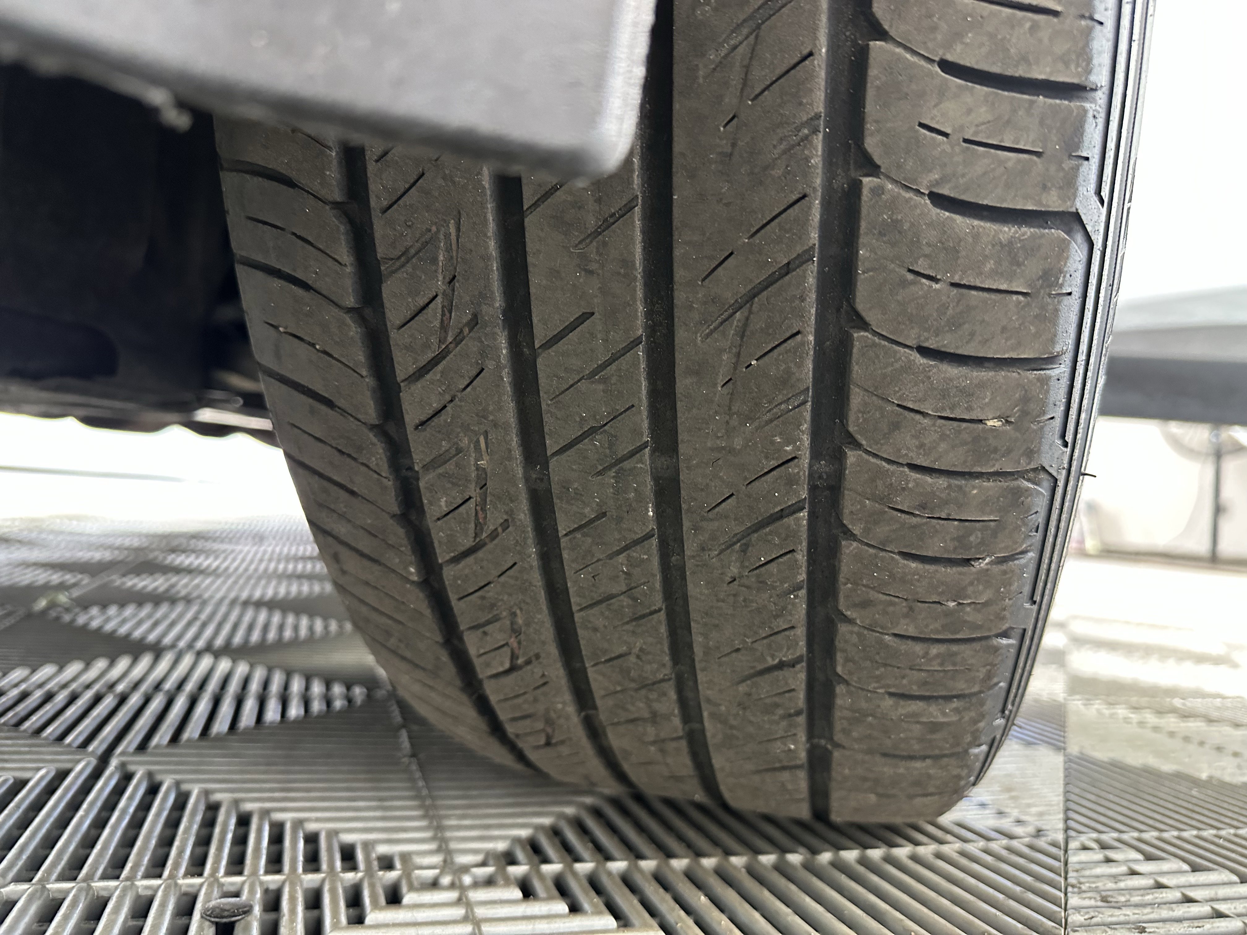 Used 2023 Nissan Pathfinder SV image 13