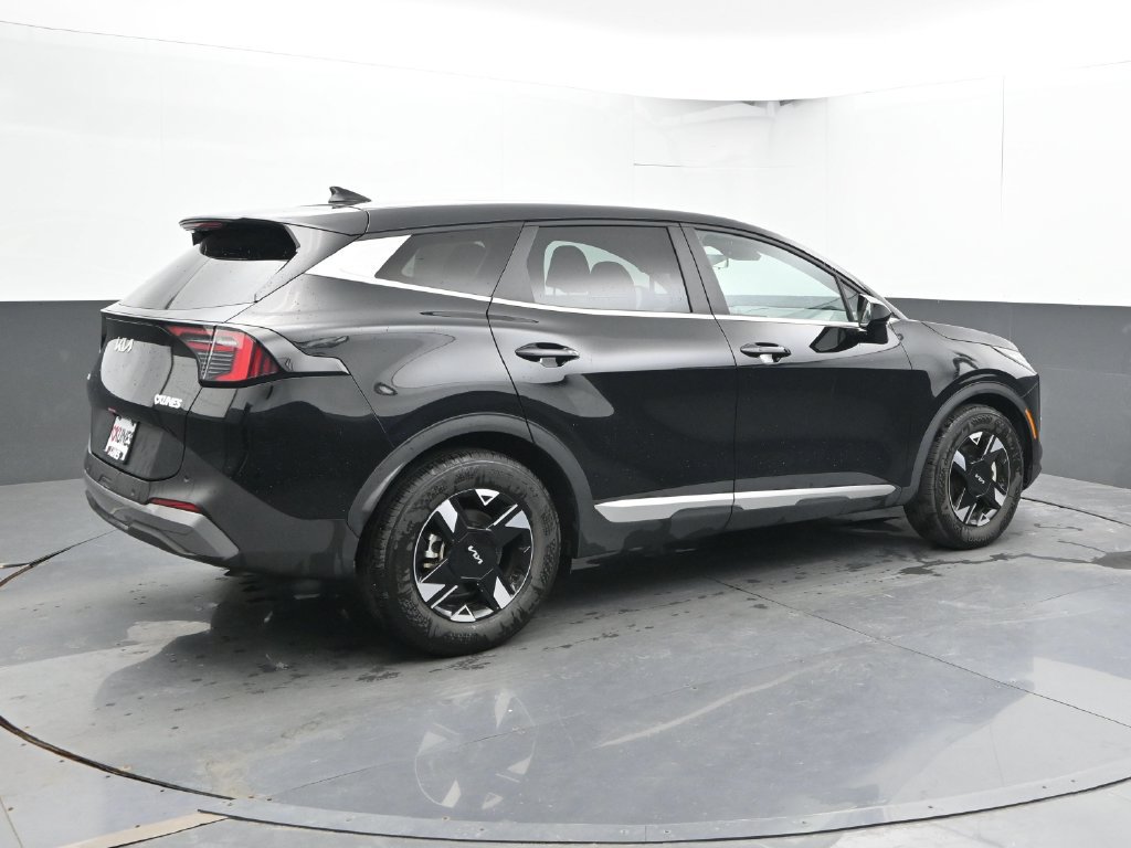 Used 2026 Kia Sportage LX FWD image 3