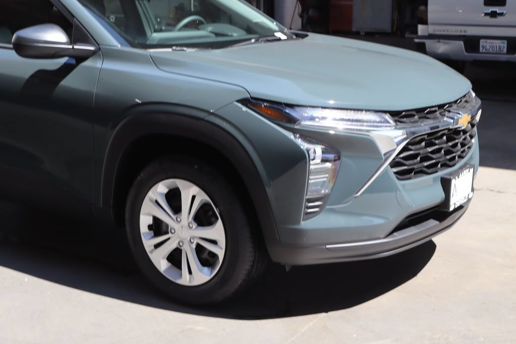 New 2026 Chevrolet Trax LS FWD image 9