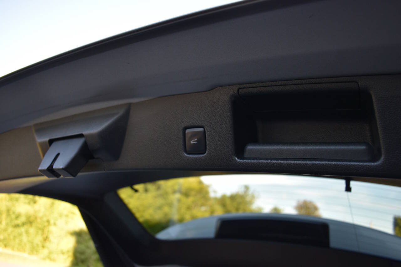Used 2021 Ford Escape SEL w/ Technology Package FWD image 11