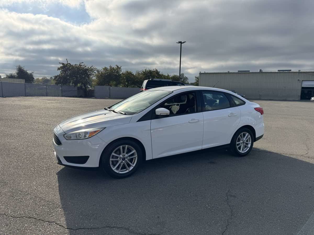 Used 2017 Ford Focus SE image 6