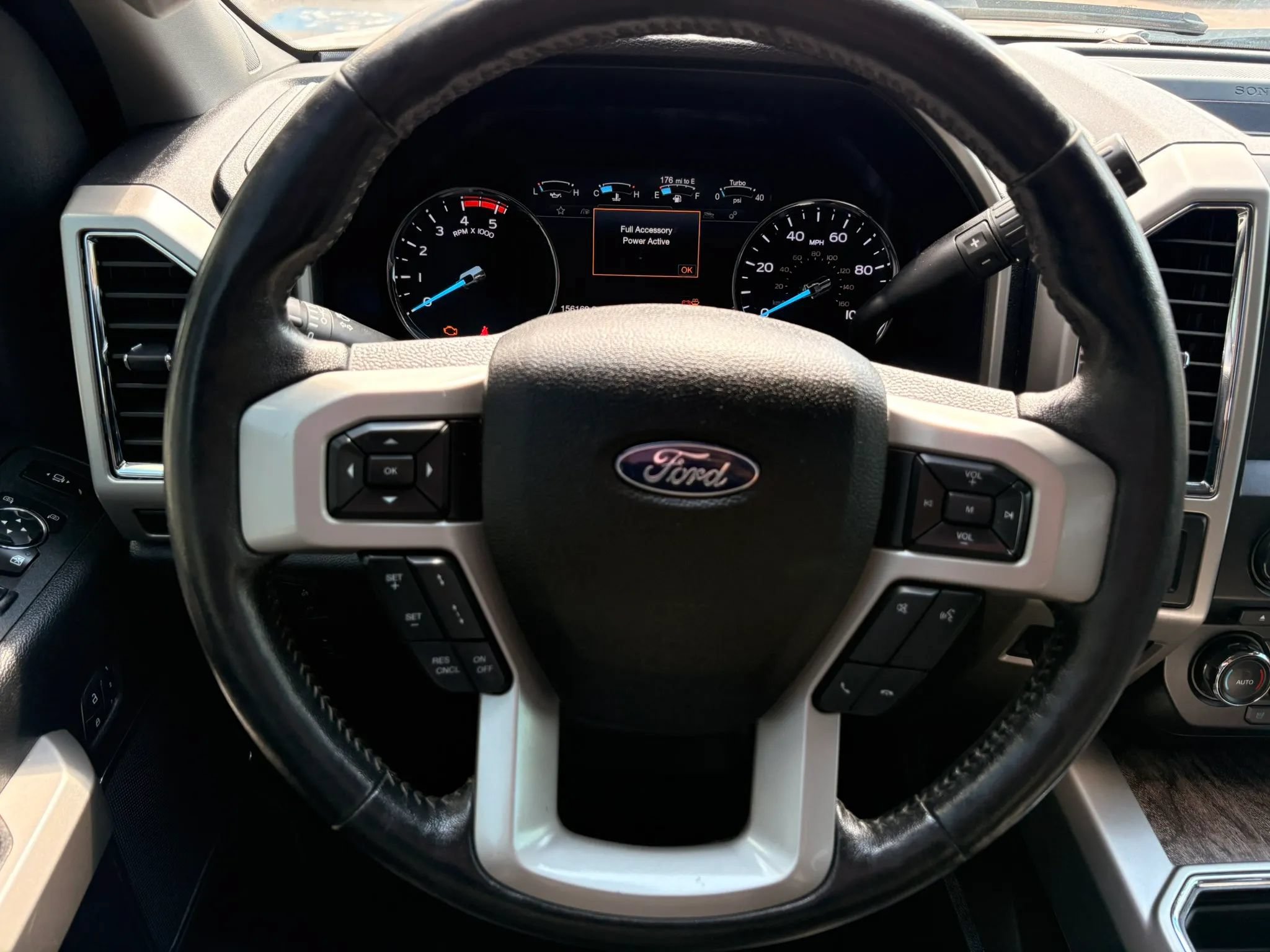 Used 2018 Ford F250 Lariat w/ Lariat Ultimate Package AWD/4WD image 17