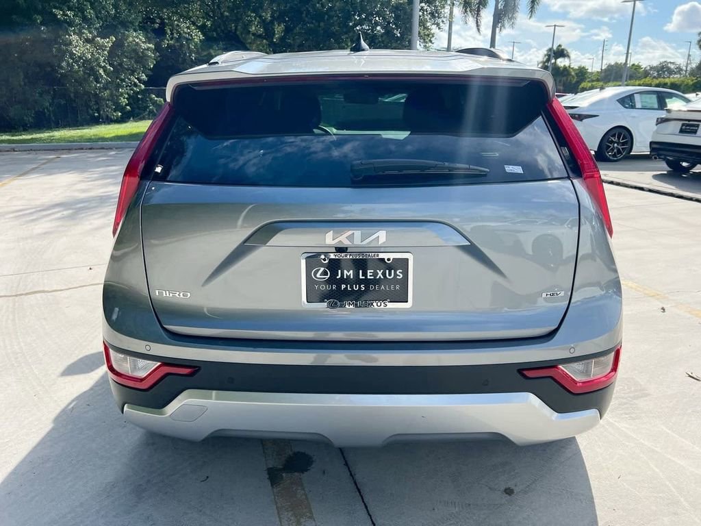 Used 2023 Kia Niro EX FWD image 6