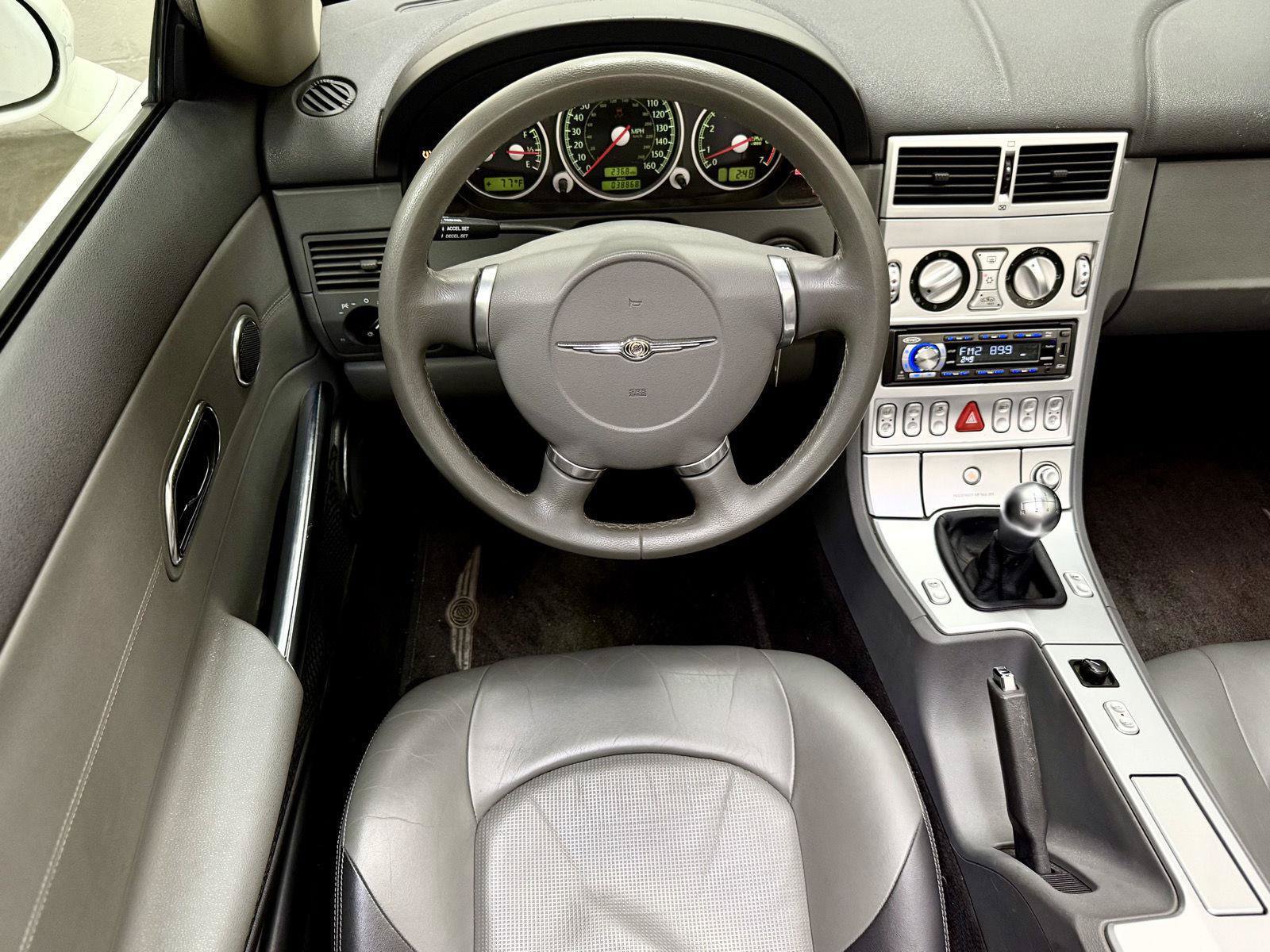 Used 2005 Chrysler Crossfire Limited RWD image 2