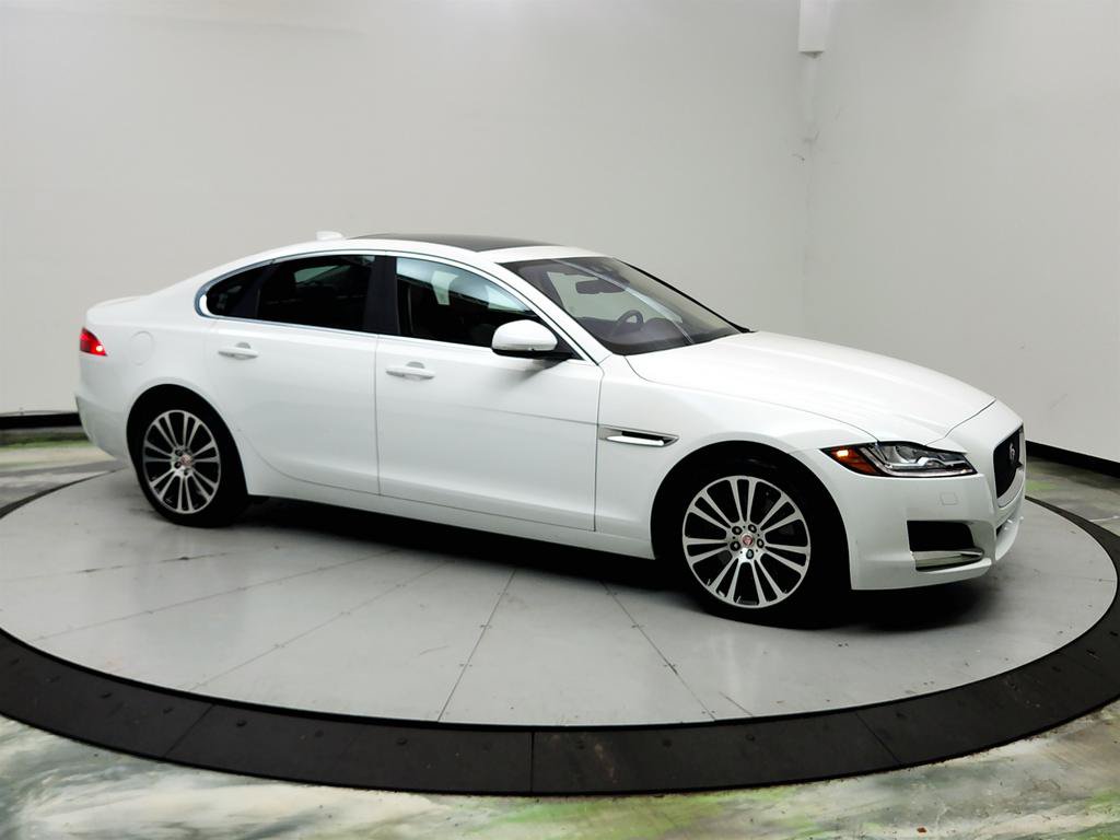 Used 2020 Jaguar XF Prestige AWD/4WD image 3