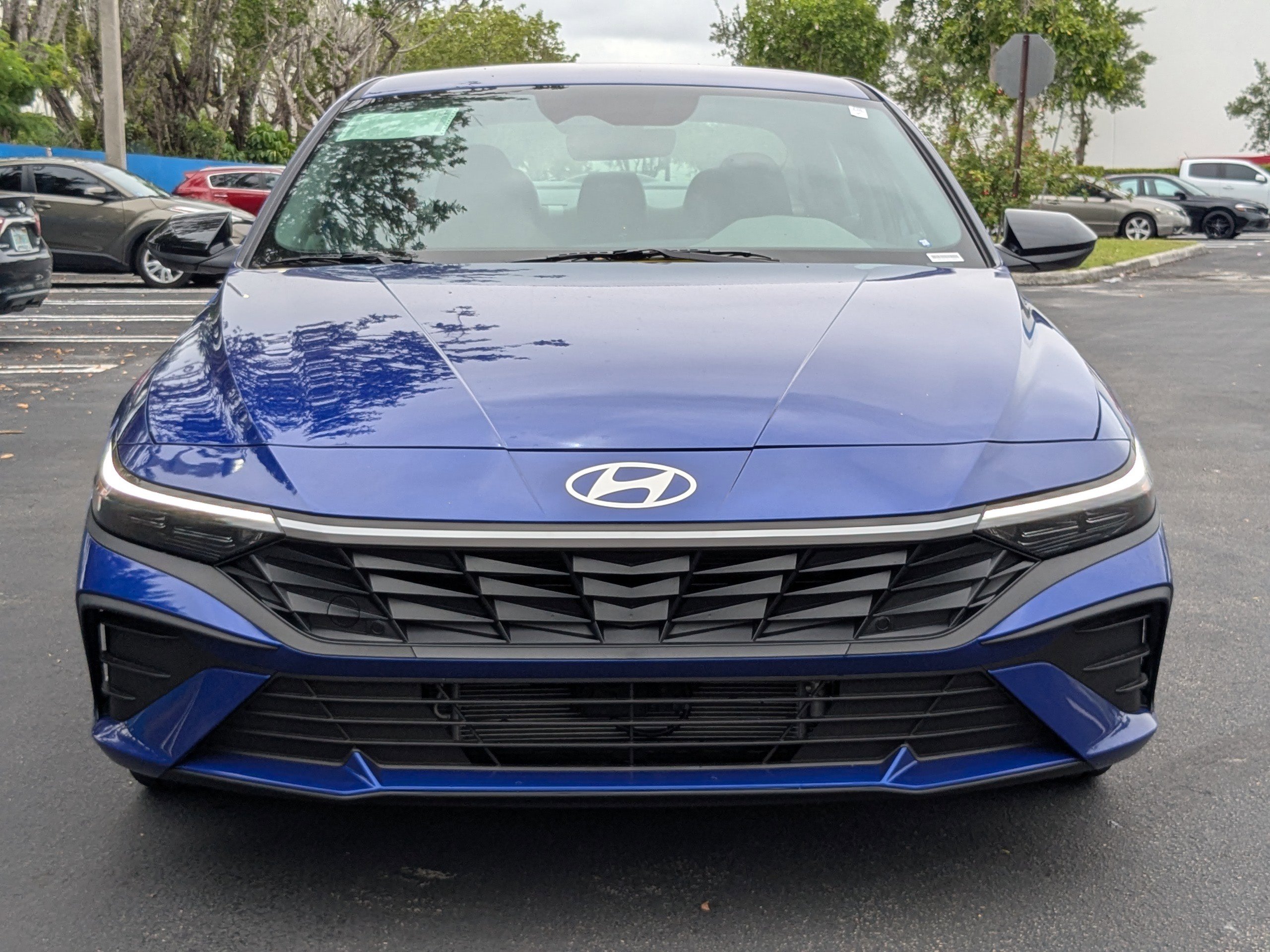 New 2025 Hyundai Elantra SEL image 2