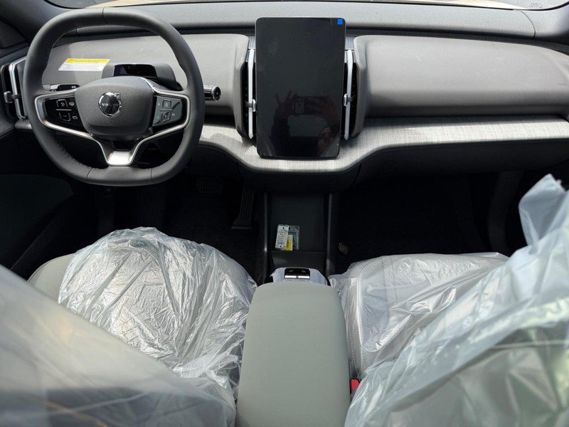 New 2026 Volvo EX30 Plus w/ Climate Package RWD image 5