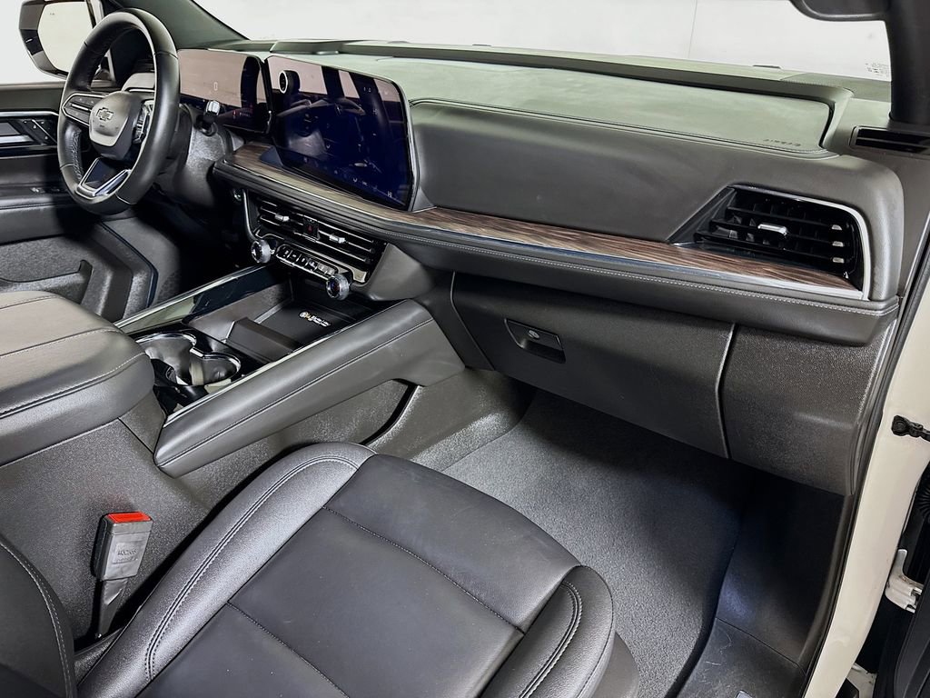 Certified 2025 Chevrolet Suburban Z71 AWD/4WD image 28