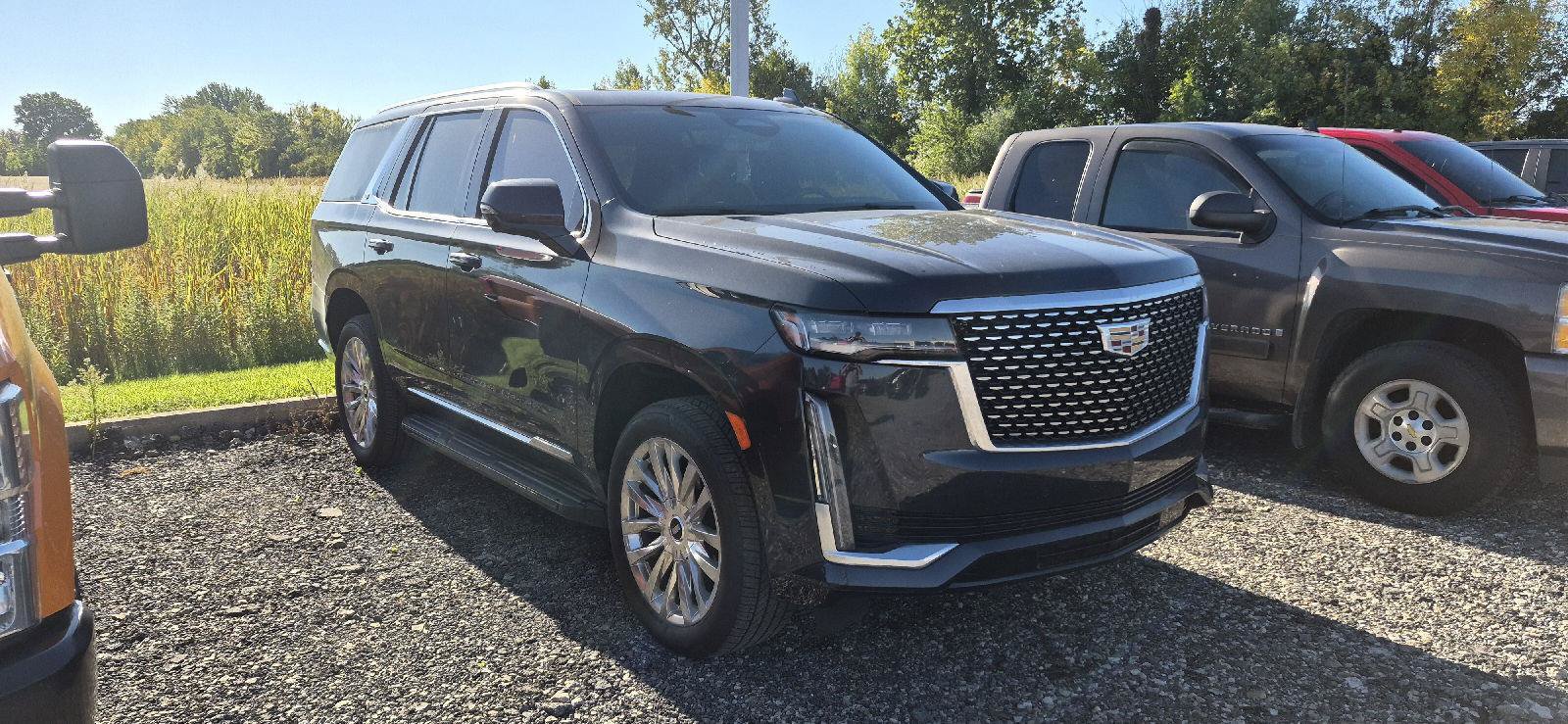 Certified 2024 Cadillac Escalade Premium Luxury AWD/4WD image 2