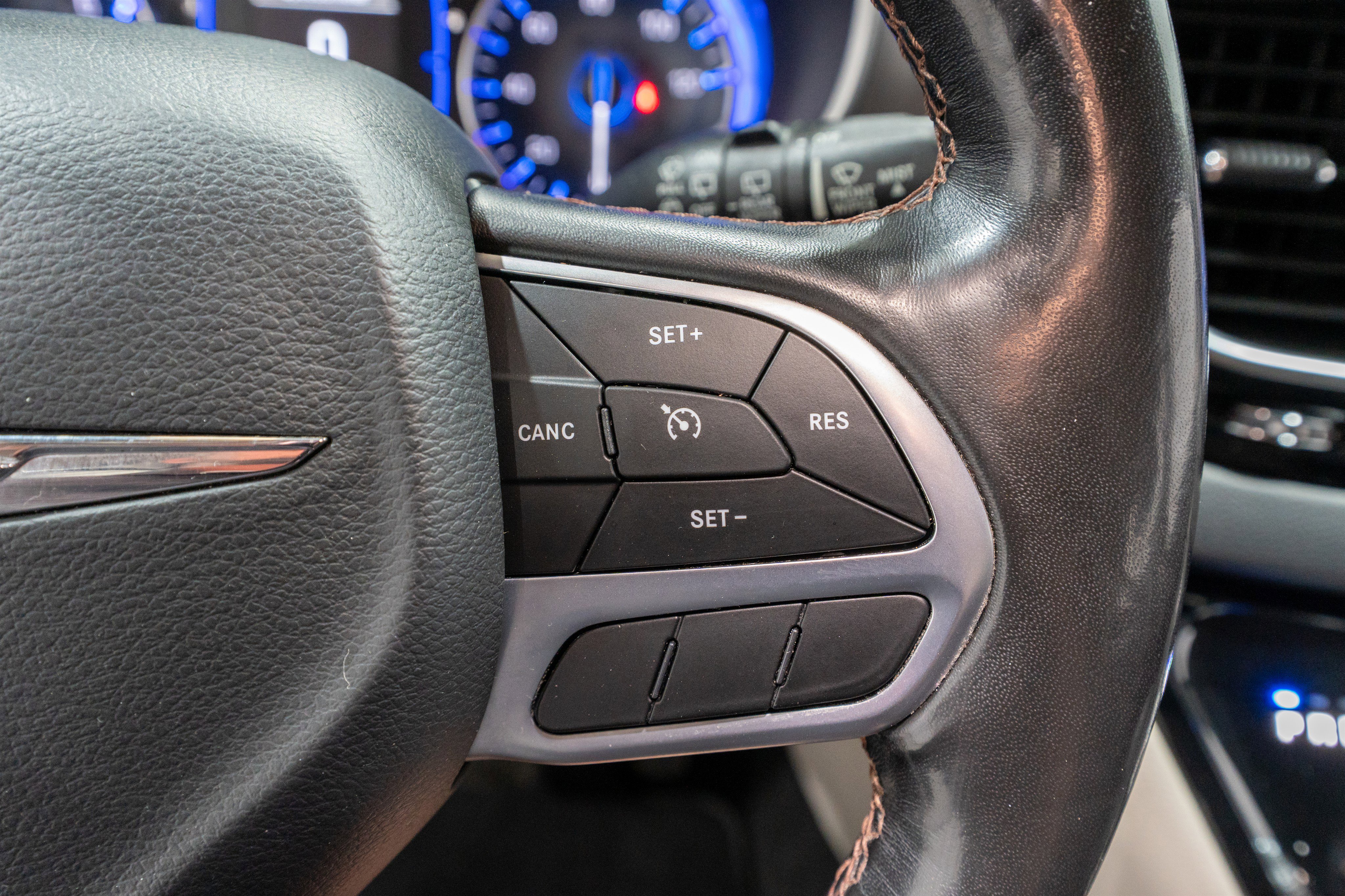 Used 2020 Chrysler Pacifica Touring-L image 22