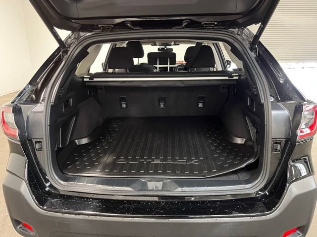 Used 2023 Subaru Outback Premium AWD/4WD image 16