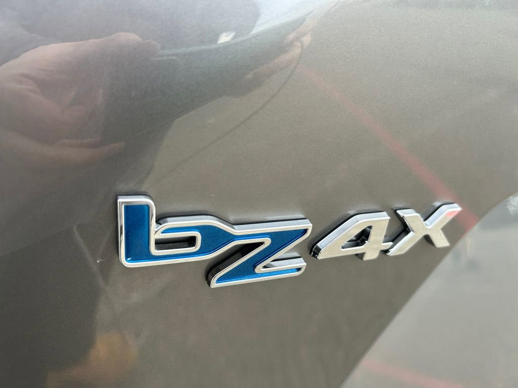 Used 2025 Toyota bZ4X FWD w/ Weather Package image 31