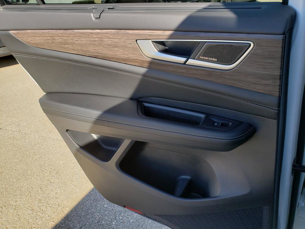 Used 2024 Volkswagen Atlas SEL Premium R-Line image 20