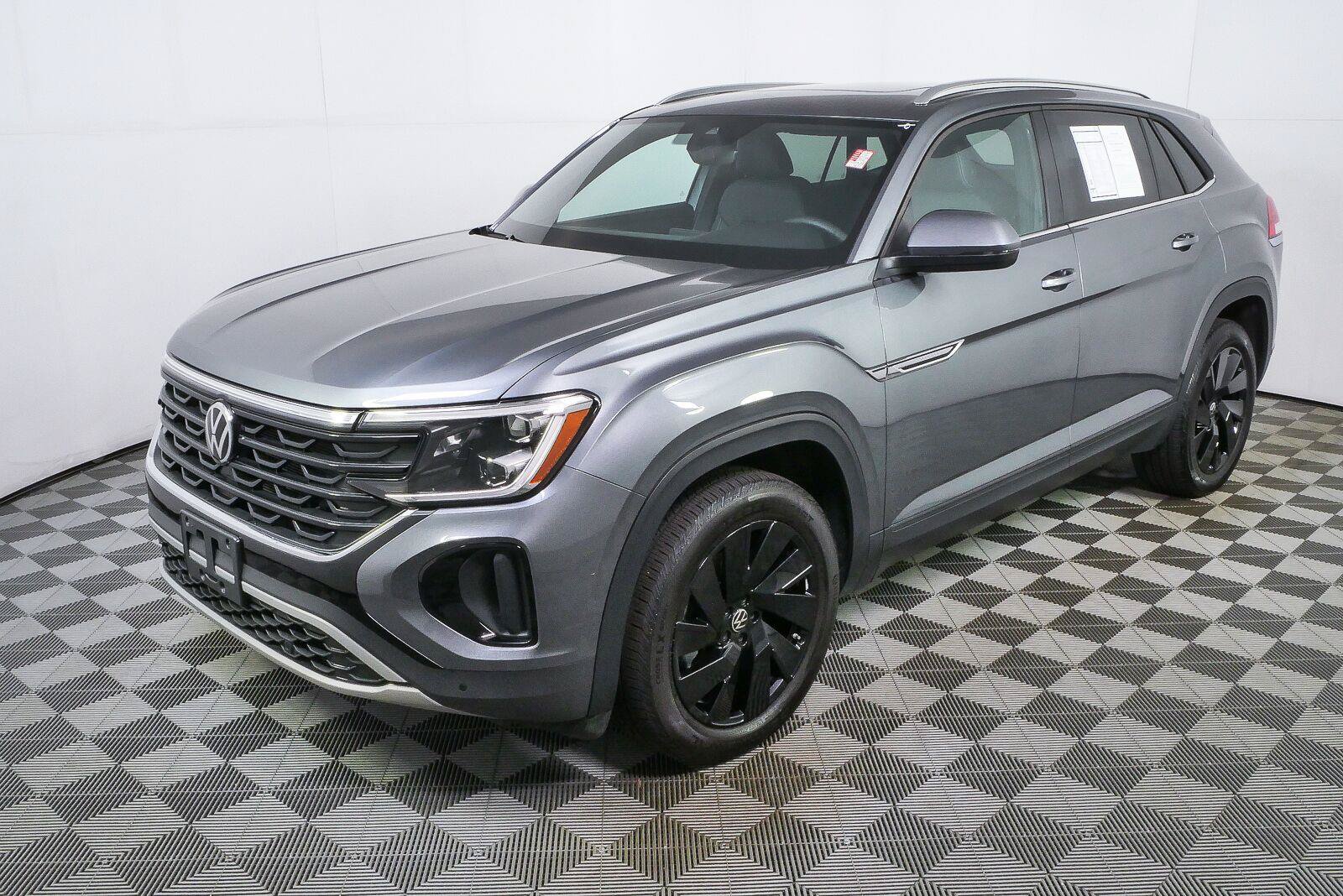 Certified 2025 Volkswagen Atlas Cross Sport SE w/ Panoramic Sunroof Package AWD/4WD image 22