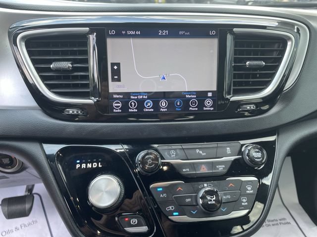 Used 2018 Chrysler Pacifica Touring Plus w/ S Appearance Package FWD image 22