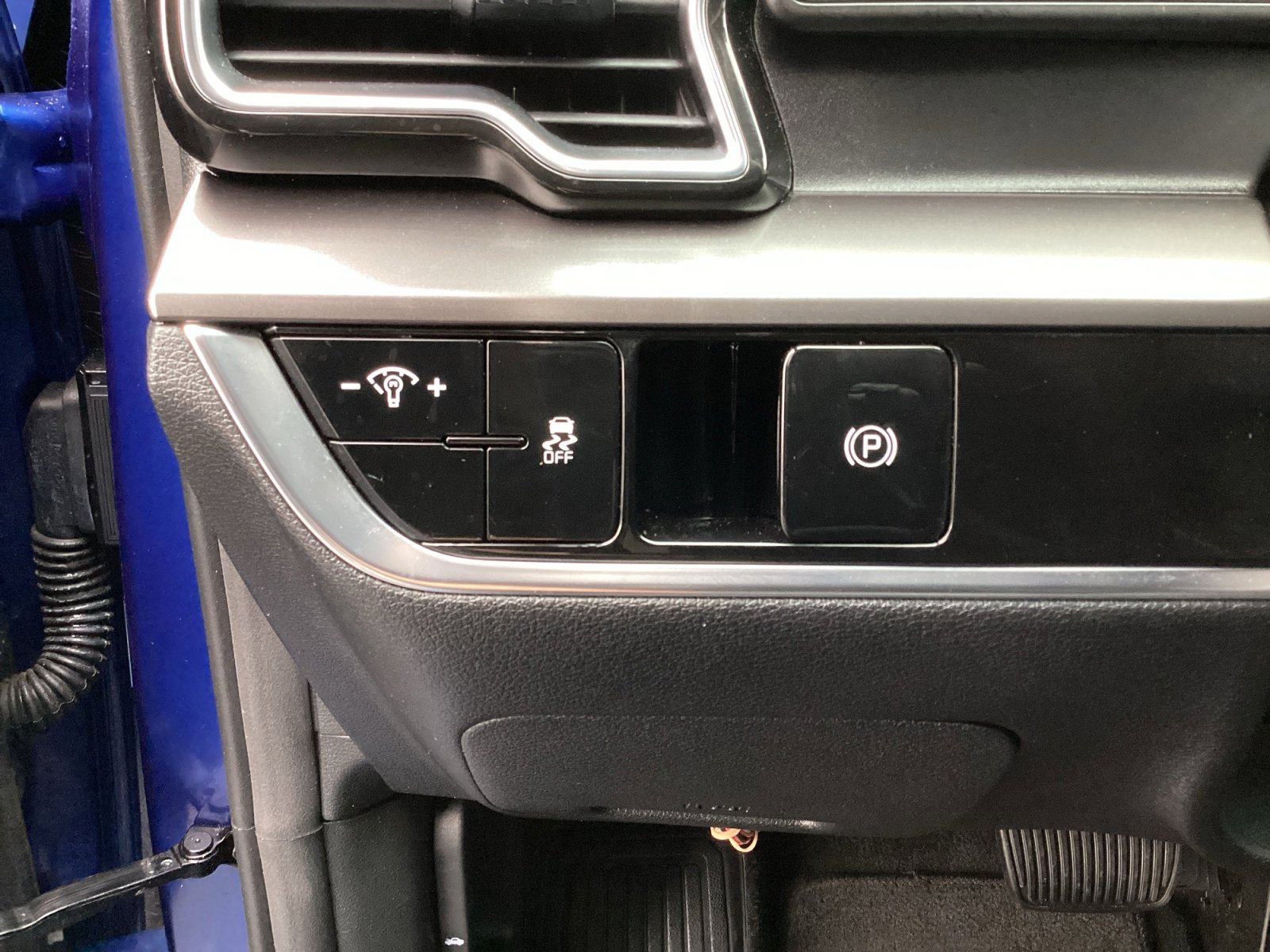 Used 2025 Kia Sportage EX image 30