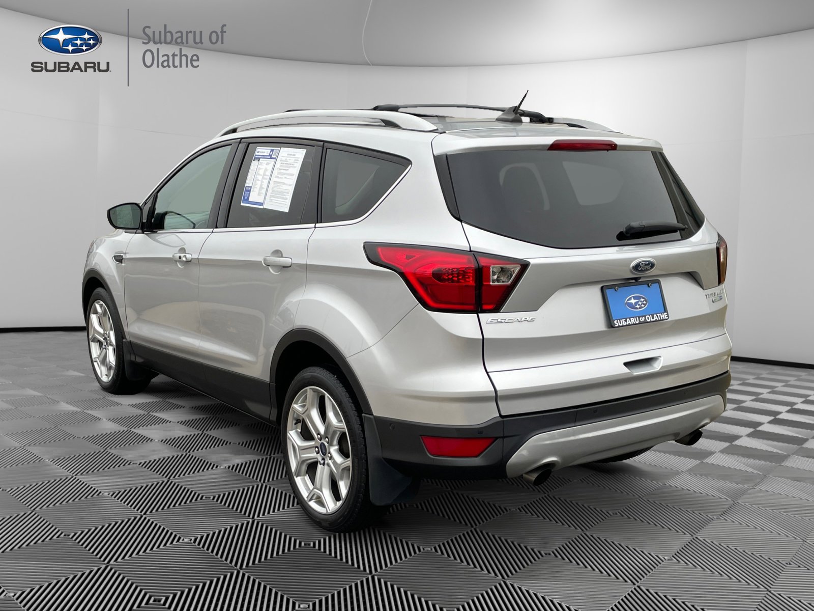 Used 2019 Ford Escape Titanium image 9