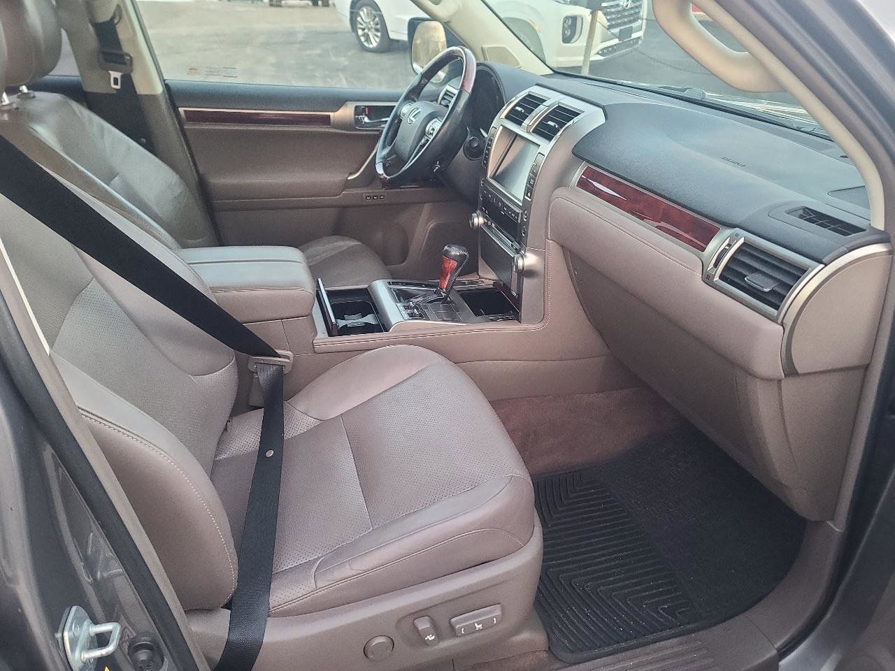Used 2011 Lexus GX 460 w/ Comfort Plus Pkg AWD/4WD image 15
