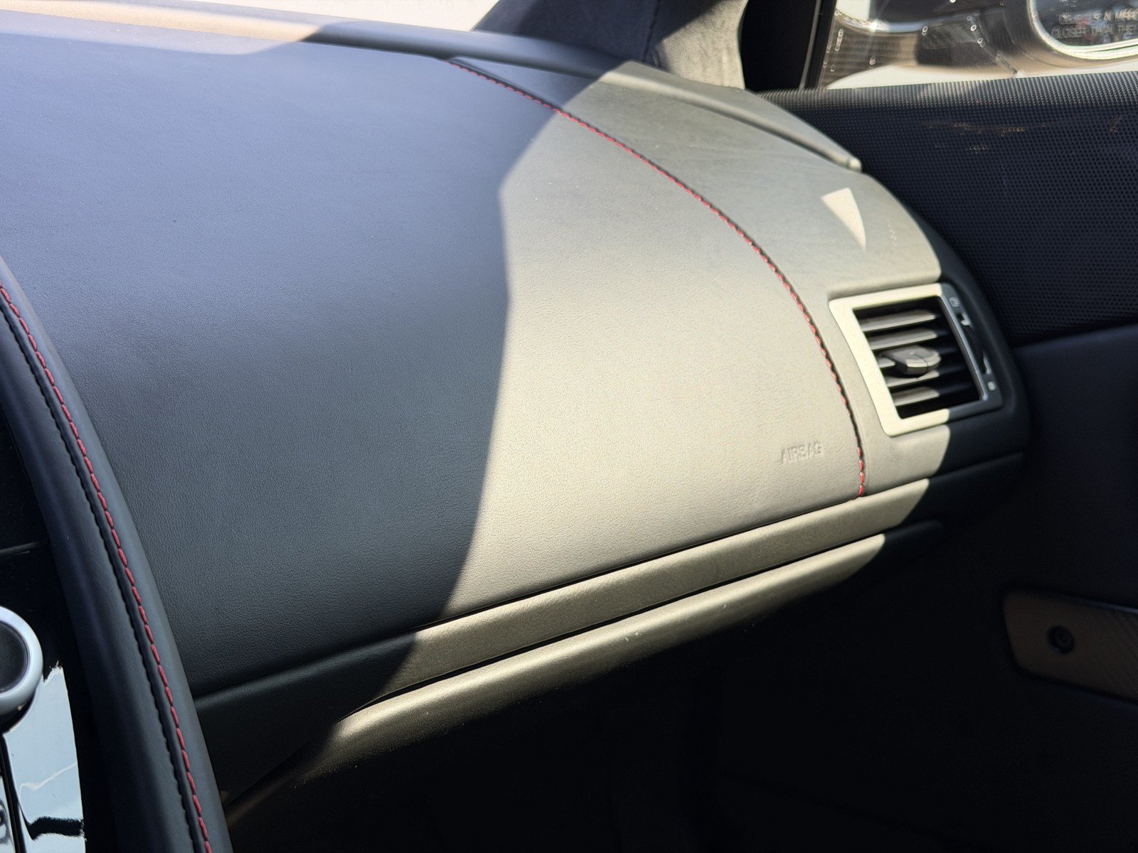Used 2009 Aston Martin DBS Coupe RWD image 32