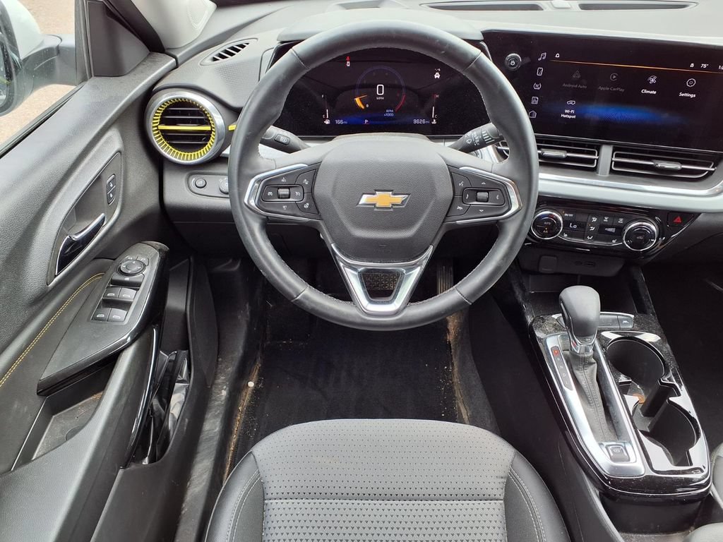 Used 2024 Chevrolet Trax LT w/ Driver Confidence Package FWD image 13
