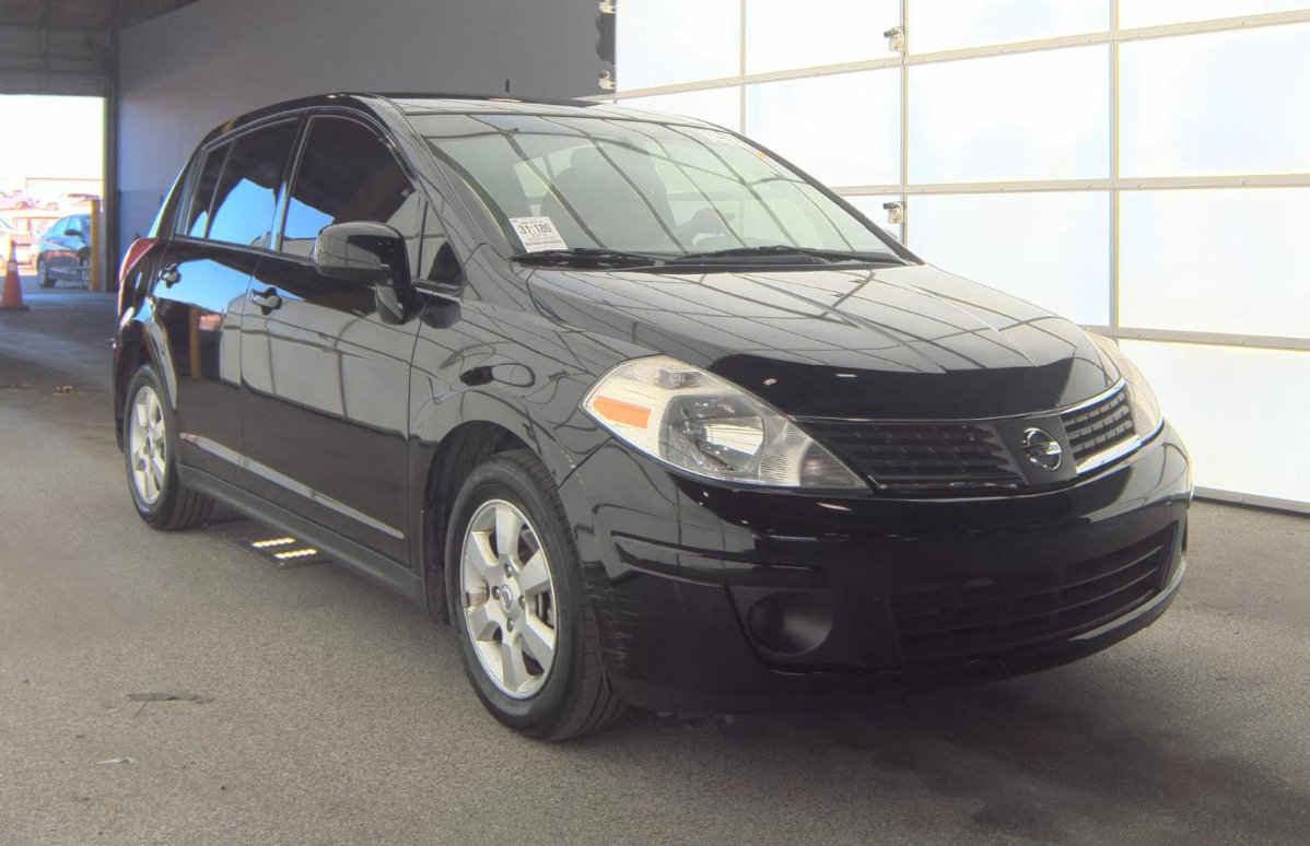 Used 2009 Nissan Versa S w/ Convenience Pkg image 3