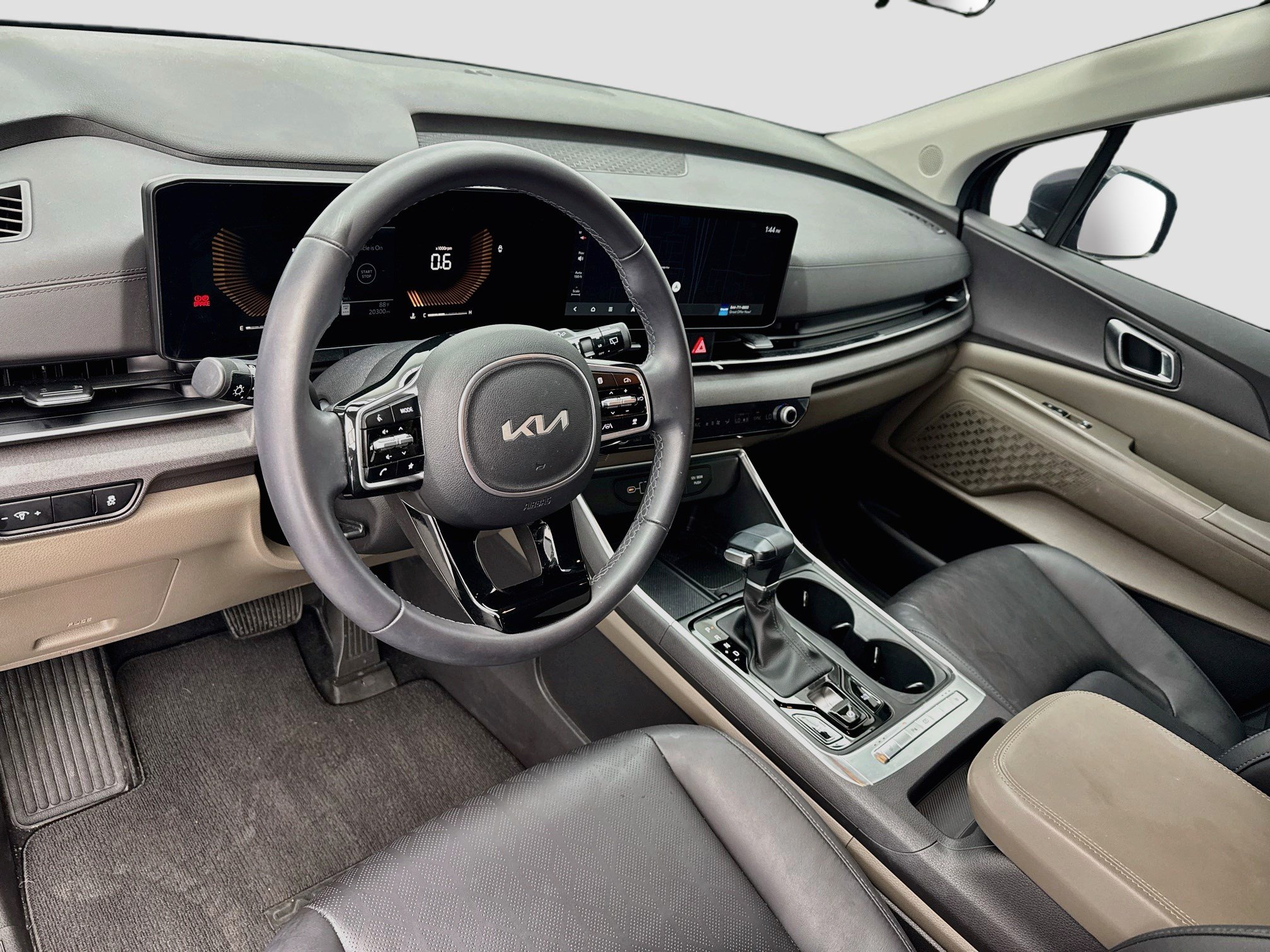 Used 2025 Kia Carnival EX FWD image 7
