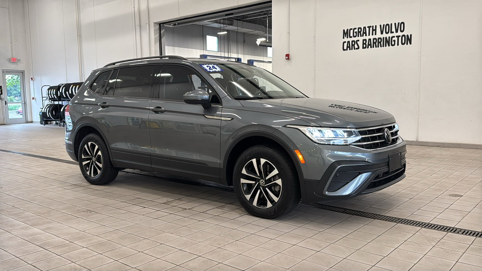 Used 2024 Volkswagen Tiguan S AWD/4WD image 3