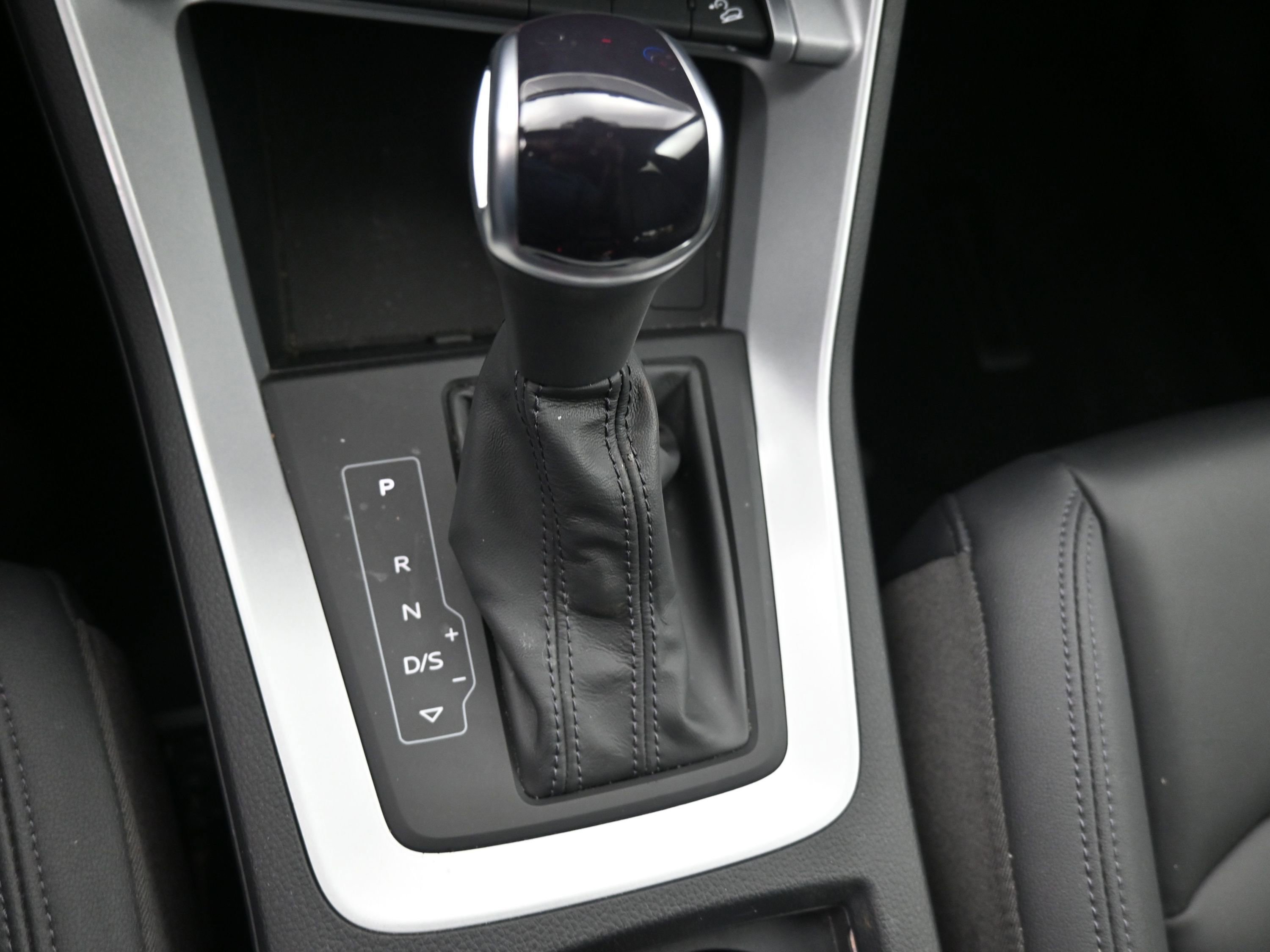 Used 2023 Audi Q3 2.0T Premium w/ Convenience Package image 19