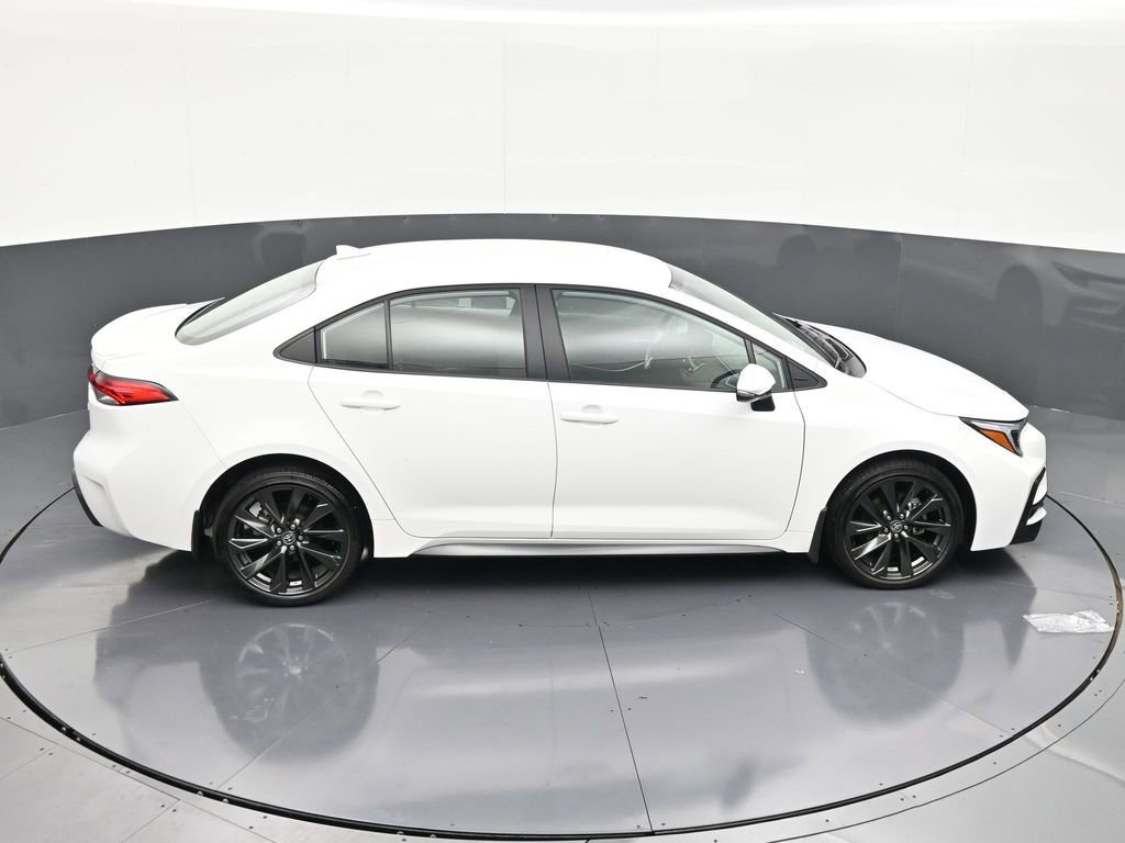 Used 2025 Toyota Corolla SE image 17