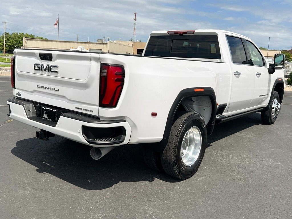 Used 2024 GMC Sierra 3500 Denali Ultimate image 12