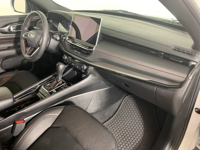 Used 2024 Jeep Compass Trailhawk w/ Trailhawk Convenience Group AWD/4WD image 5